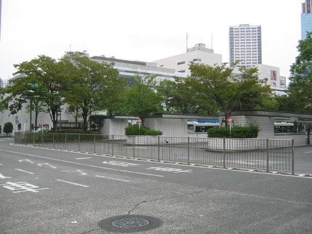 川崎駅前